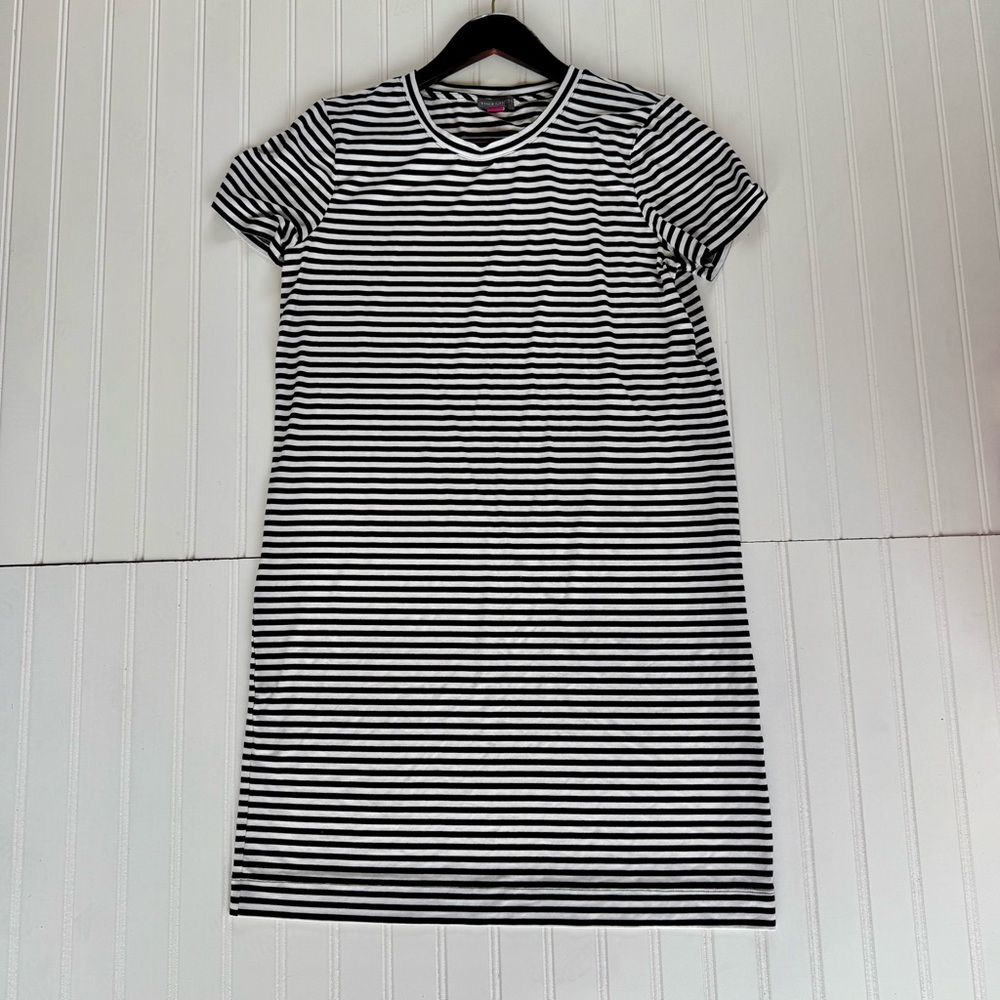 Vince Camuto Black and White Sheath Dress with Raglan Sleeves